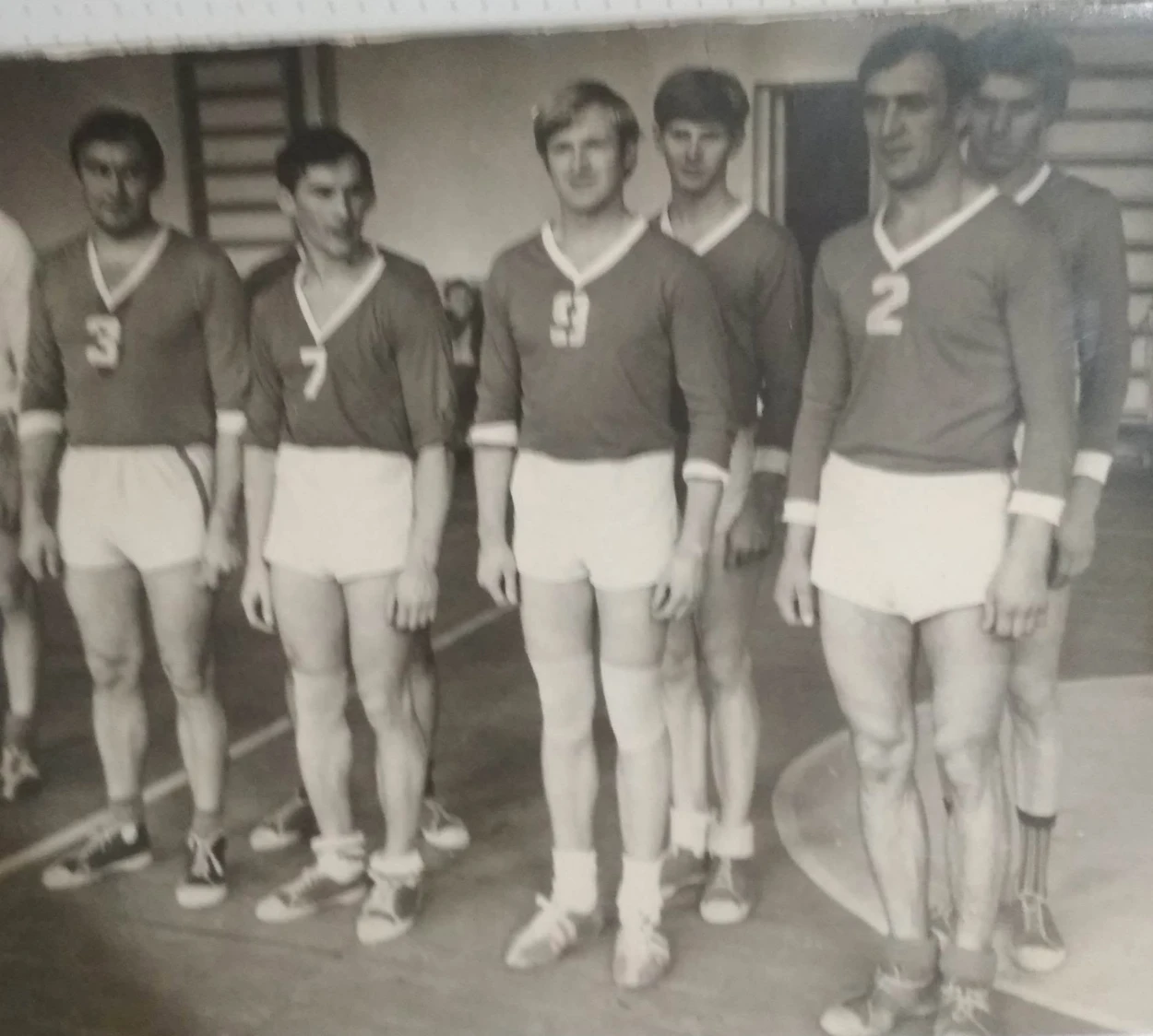 Волейболісти_заводу_агрегатних_1974_Хабенко_к,_Шаталов,_Колтаков