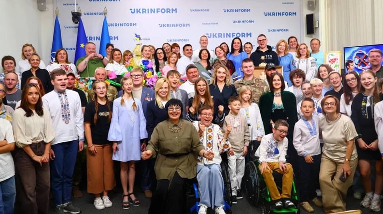 Коли мистецтво об’єднує: історія створення телепередач «КОЛО НЕЗЛАМНИХ»
