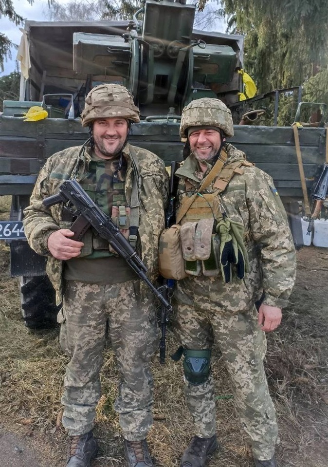 Остання зустріч із рідним братом Григорієм на Чернігівщині. За кілька днів Максим загине.