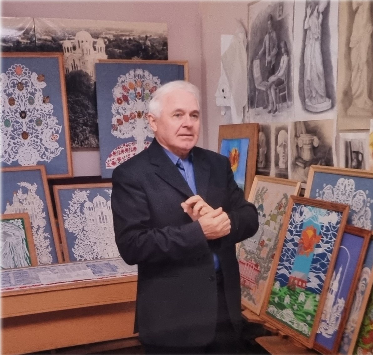 Художник і його роботи.