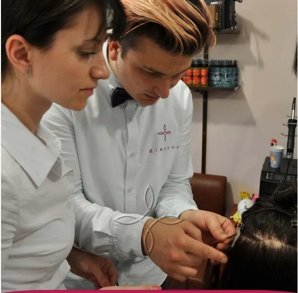 https://zirkova.com.ua/ua/g10280628-kursy-naraschivaniya-volos