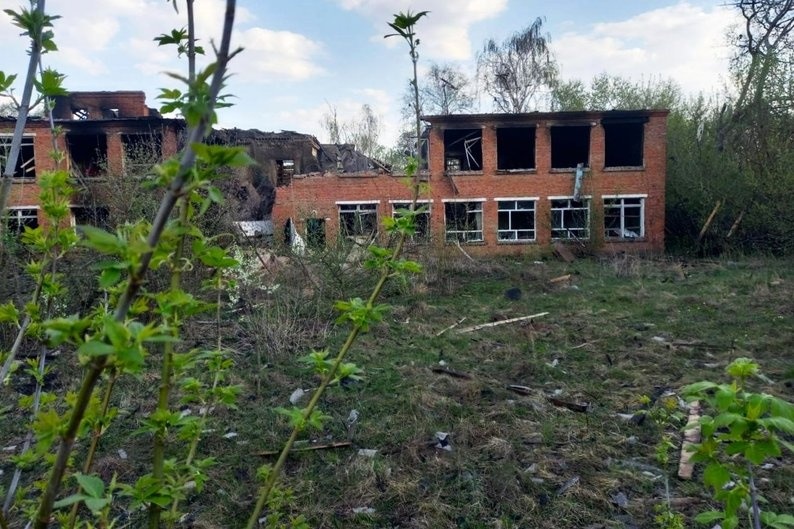 Наслідки російського обстрілу Есманьської громади, весна 2025 року