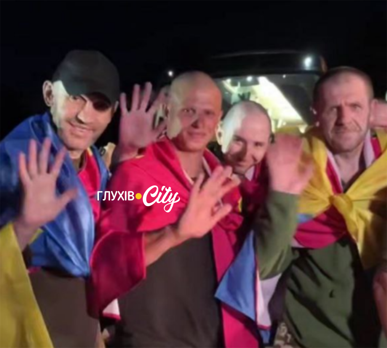 На фото Володимир ліворуч 