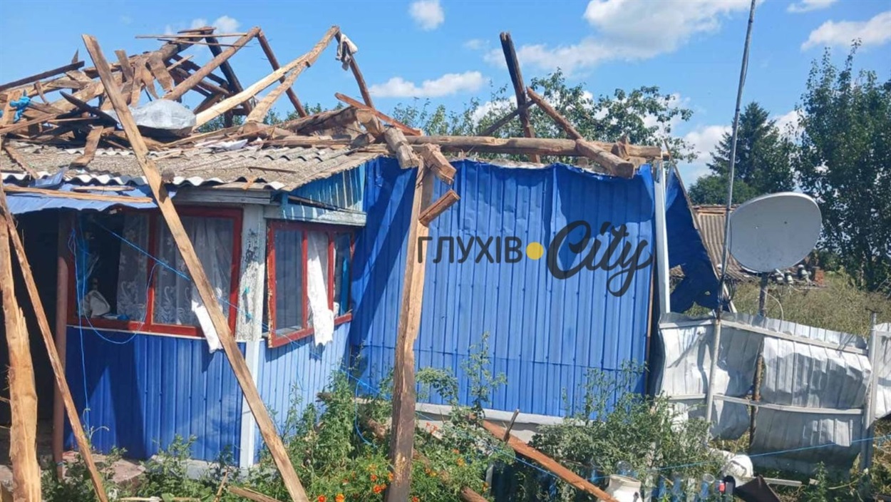 Наслідки російського обстрілу села Суходіл 