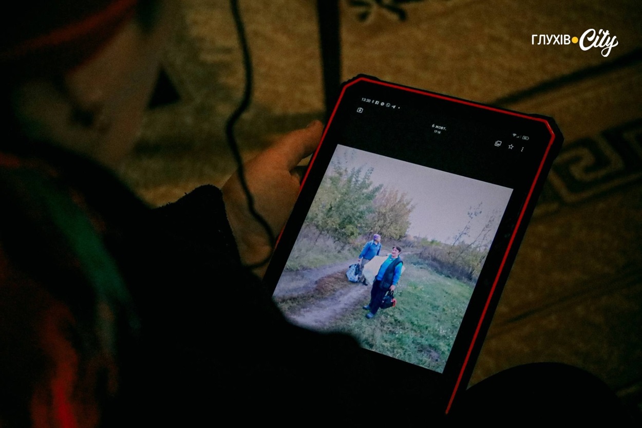 Світлана та Микола дорогою з села Будівельне