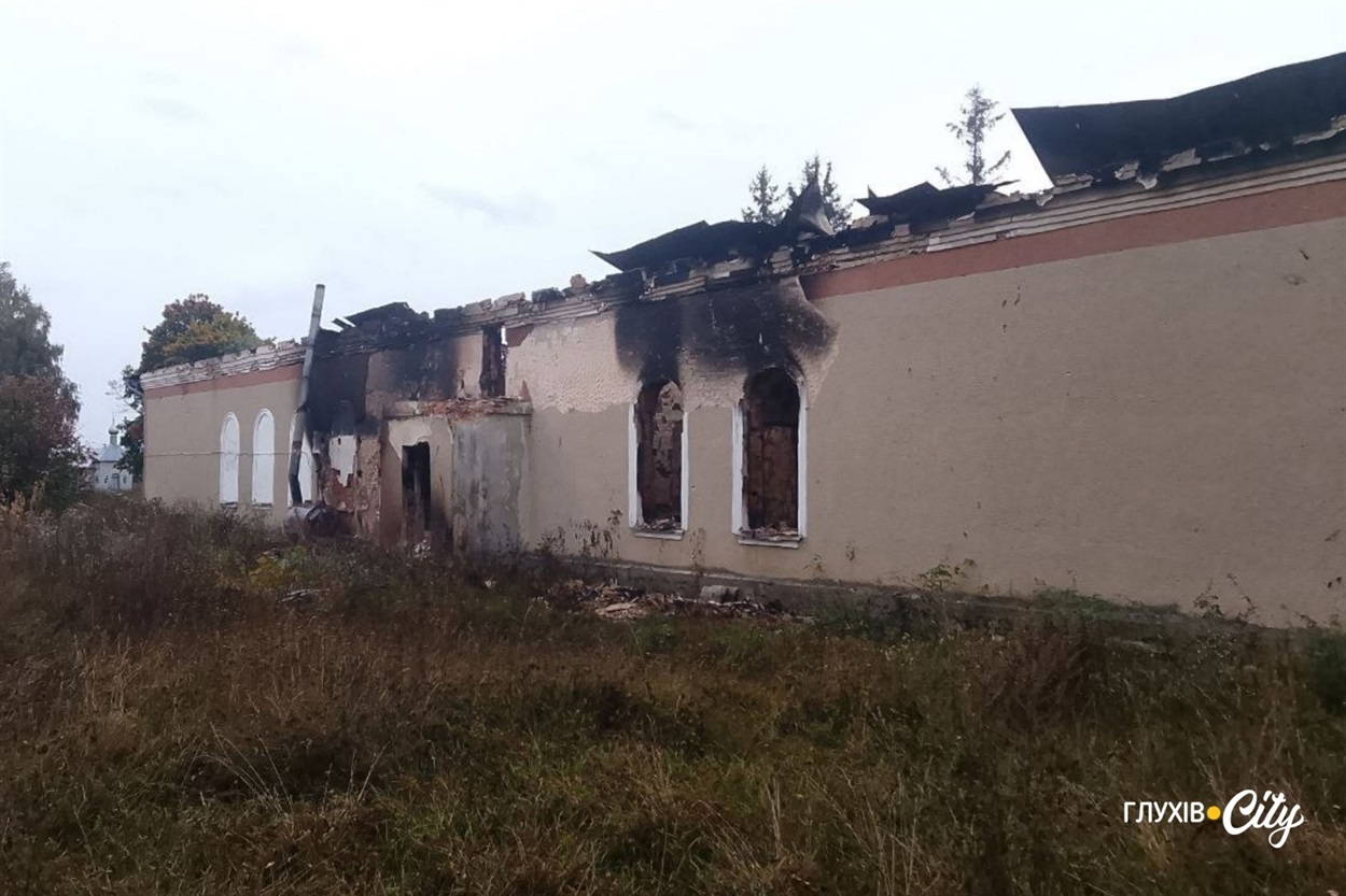 Наслідки російських атак по сільському клубу 