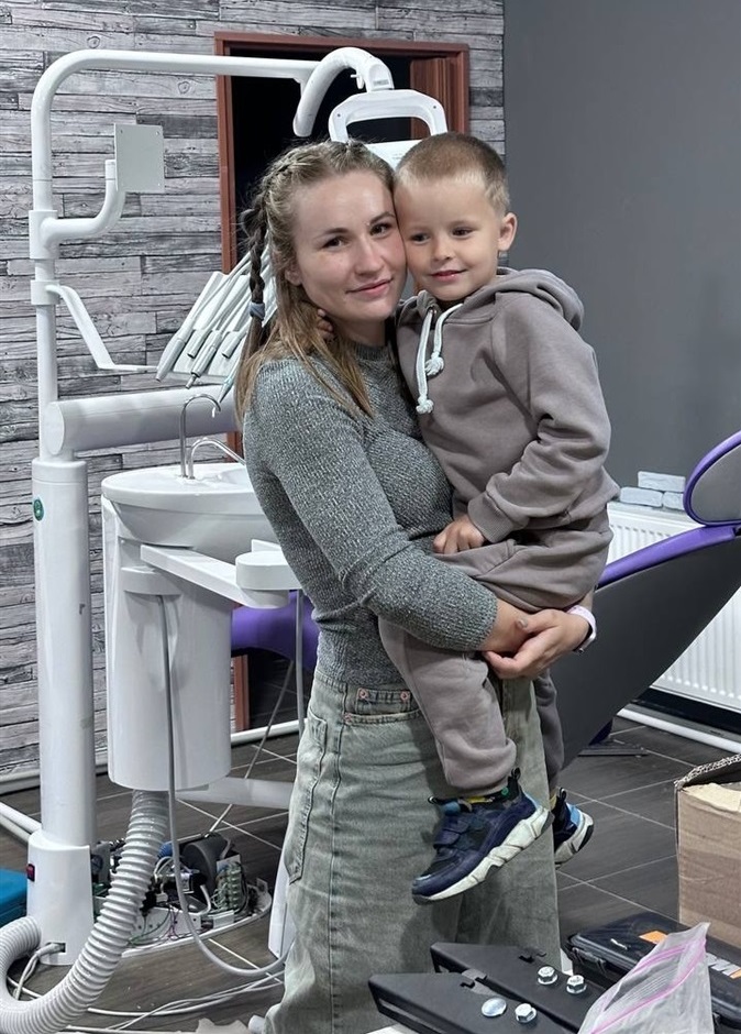 Лада на робочому місці в Ірпені